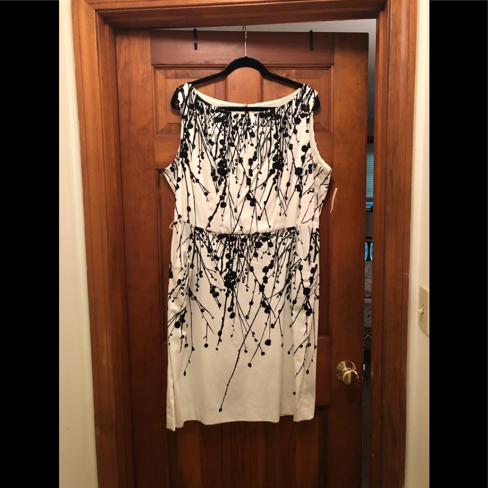 NWT! I have pockets ♥️